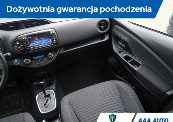 Toyota Yaris cena 59000 przebieg: 77121, rok produkcji 2018 z Sośnicowice małe 232